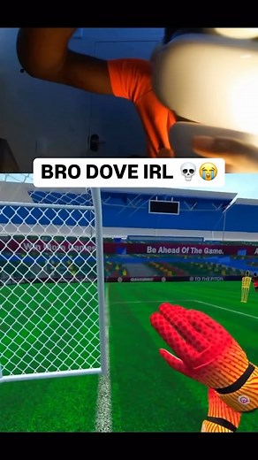 2.9M views · 58K reactions | Bro forgot it was VR 藍 (Tre2f/TT) #gaming #vr #virtualreality | B/R Gaming | Facebook