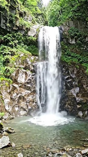 Natural waterfalls with nature sounds