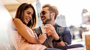 30 Pantun Gombal Lucu, Rayuan Bikin Geleng-Geleng Pasangan