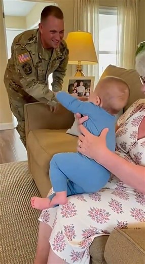 Grandma Says “Oh My Goodness”… Baby Reaches for Dad and the Room Melts 😭❤️