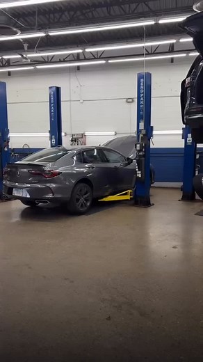 🧰 This 2021 model came in with 40,000 miles and an oil leak around the valve cover. We found oil residue on the top of the engine — so we cleaned everything up. Removed the oil pan, flushed it, added cleaning solution, then repeated the process to make sure it’s spotless. After reassembly, everything was dry and clean. Problem solved💪 If you notice oil spots under your car — come in before it gets worse. 📍 890 S. Milwaukee Ave, Wheeling, IL 60090 🕛 Mon - Fri: 8:00 AM - 6:00 PM 🕐 Sat: 8:00 A