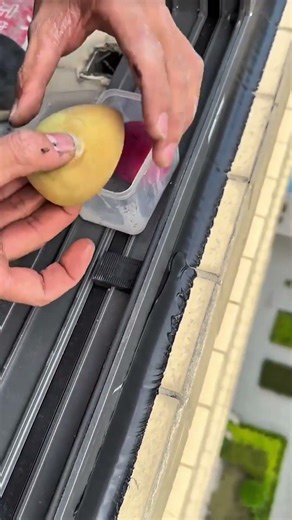 The stage of mixing and applying thick cement mortar between liquid adhesives on side walls building