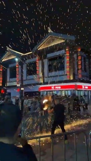 World’s Most Dangerous Fire Show 🔥 Chinese Man