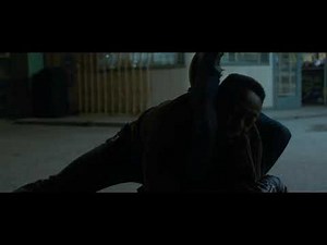 Woman breaks man’s neck with her legs ( headscissors kill)