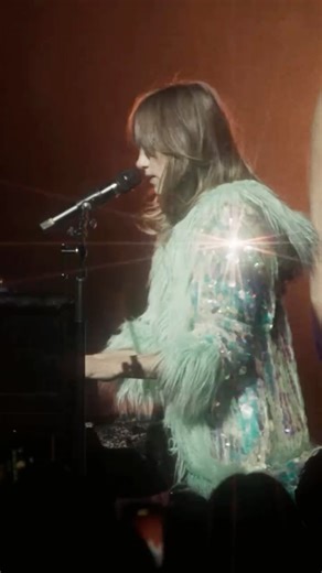 Suki Waterhouse on Instagram: "I love a surprise!! tour doc, live from Brooklyn Paramount out on YouTube now directed by @angela.m.ricciardi feat. performances by @delwatergap, Stephin Meritt (@themagfields), and the incomparable @amandalepore"