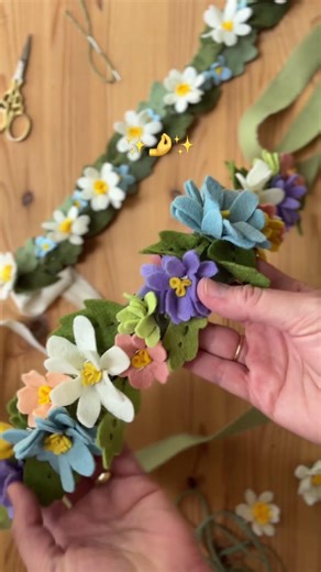 The felt flower crown that we love Mother's Day 🌸