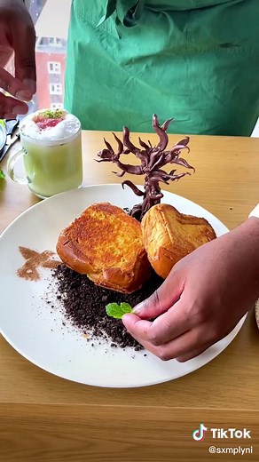 Today I surprised my roommate with this super simple forrest strawberries and cream breakfast #brunchtok #mixology #foodreview #wimbledon