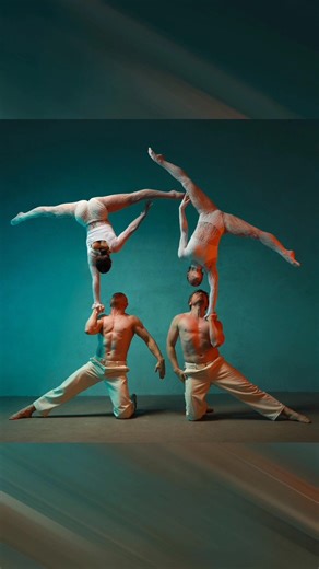 🇺🇦 Model poses for photoshoot📸 5 Acrobatics.