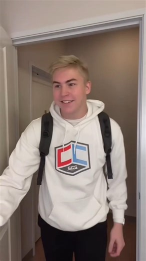 2x2 Rubik cube solve magic tricks #viralcubeshorts #fastestcubesolve#challenges #rubikscube #cubing