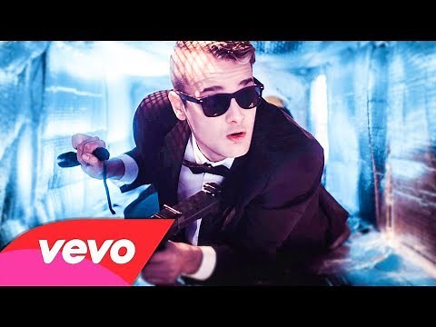 Ronald ft. Derka - Agent 8008 (Prod. Dazers)