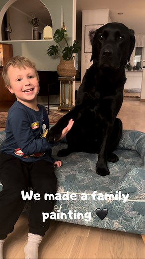 15K views · 690 reactions | We made a family painting  And it’s EVERYTHING! You need to try this 凉 #worldofdogs #labradors #doglover #dogsofinstagram #dogmom #blacklab #hundarpåinstagram #blacklabrador #worldoflabradors #labrador #dogs #hundar #doglovers #kidsanddogs #dogsofinstagram #dogface #cute #bestfriends #dogfamily #dogreel #kids #family | Elvisbatzthelab | Facebook