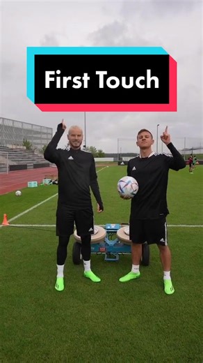 Who has the better touch? Mahrez or Marcelo?⚽️ @The Wingrove’s