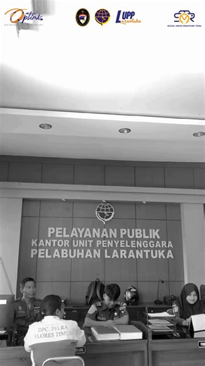 Pelabuhan Larantuka on Instagram: "#KawanLaut, Kali ini Tim Ahli Ukur Kantor UNIT PENYELENGGARA PELABUHAN KELAS II LARANTUKA melakukan pengukuran kapal dengan GT di bawah 7 yang berarti termasuk dalam kategori PAS KECIL yang di laksanakan di salah satu Wilayah Kerja UPP Larantuka yakni WILKER TERONG. Pengukuran dilaksanakan oleh Ahli Ukur Kapal (AUK) SAILUDIN MAGUNG., S.H beserta TIM dari KANTOR UPP KELAS II LARANTUKA. ” Setiap kapal yang berlayar di laut wajib didaftarkan dan memiliki Surat Tan