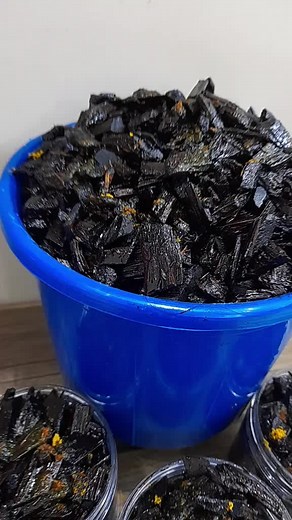 DIY Natural Mulch Using Wood Chips and Bark