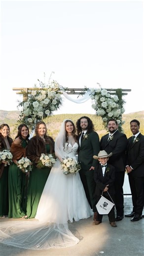 Behind the scene of building the Spargos arch arrangement!🤍✨🕊️💐 Such a sweet day and couple! We are so honored they chose and trusted us with their wedding florals!🥰 | Vase and Vine