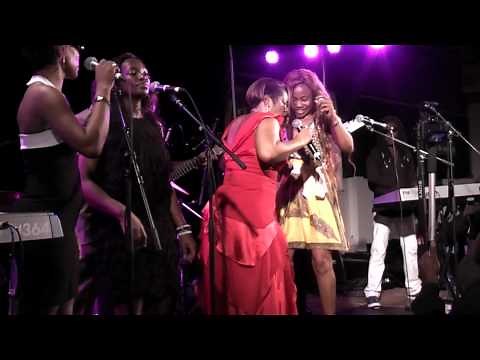 Grace Decca en concert à Nanterre - Munyengue - 30 ans de carrière de Ben Decca