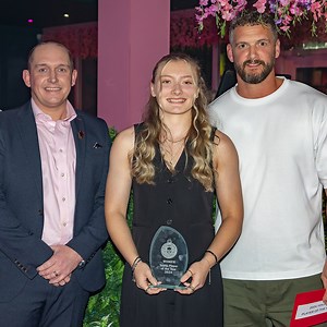 💫 An incredible debut season for Isabel Rowe who was named the Young Player of the Year at our Women's End of Season Awards last night. #WWRL | Wigan Warriors