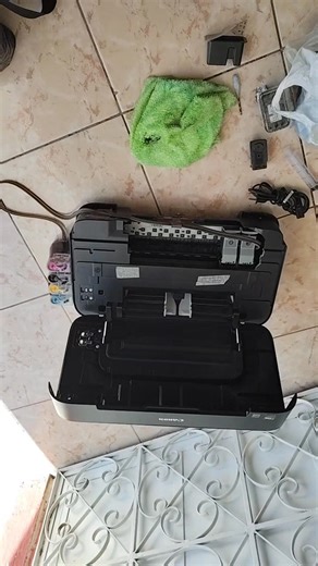 En Jalpatagua con Lic Manuel Contreras, activación de programas a computadora, mantenimiento a impresoras Canon ip2700 y Epson L3250 | Compucentroguatemala