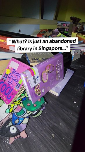 Exploring Abandoned Library in Singapore | Urbex Adventure