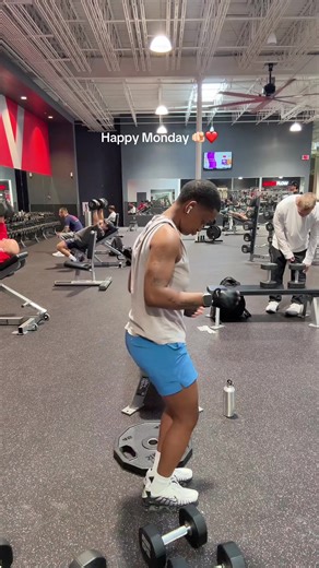 Even clothes are getting smal😭😭😭 #fyp #foryoupage #studsoftiktok #viral #gym