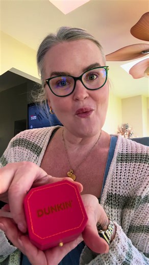 National Proposal Day- Fat Girl Prize @Dunkin' #nationalproposalday #fatgirlprize #munchkins #donuts