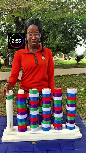 Her first time playing this puzzle game. Did she do well?😂 #puzzle #puzzlegame