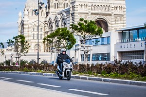 TEST | Keeway CityBlade - Un PCX avec plancher plat et prix plancher !