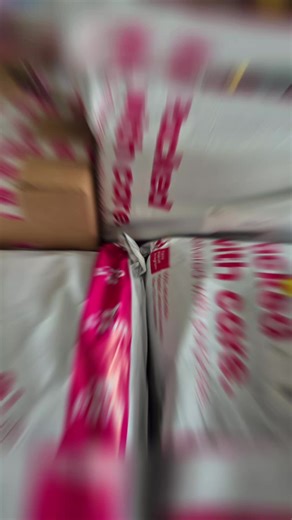 ✨ Dankjewel, Pavo! ✨ Een vroeg valentijn kado voor de paardjes!😍 We hebben een mooi sponsorpakket van Pavo ontvangen voor onze mini therapiepaardjes. 🐴💚 Fijn dat we hiermee onze paardjes goed kunnen blijven verzorgen, zodat zij ontspannen en gezond hun bezoeken kunnen blijven doen. Samen maken we kleine momenten van verschil. 🤍 Heel veel dank namens ons en de paardjes! #knuffelpaard #therapyhorse #gekregen #dankjewel #💚 @Pavo_Horsefeed ✅