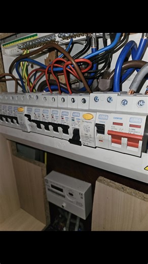 A New full electric power circuit installed to supply an electric induction hob🍳⚡️for hazel over in Elwick. We also changed out the consumers unit main RCD unit to a type A" modual to comply with the latest wiring regulations keeping our new work compliant✅️ Feel free to contact sam over at Earth Electrix if we can assist you with any electrical / solar PV / compliance work requirments, big thanks👷‍♂️⚡️🔌 #electrician #renewableenergy #IntruderAlarms #Cctvinstallation | Earth Electrix