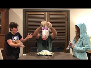Angry Unicorn's Birthday Cake FREAK OUT!