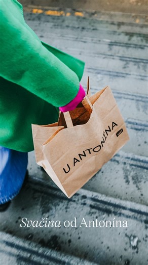 Většinou do Antonína v Bubenči chodíte po cestě z metra domů, ale víme o pár štamgastech, co si svačinu od nás vozí s sebou do centra! Kdo to dělá taky? 🙋🏻 | Antonínovo pekařství