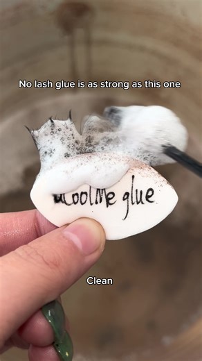 Stress-Free Solutions for Lash Glue