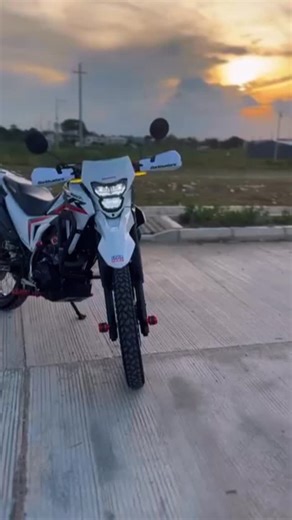 MaxiLujos - Accesorios para tu moto 🔥🏁 on Instagram: "Todos los accesorios para la XR190 2.0 lo encuentras aquí en la tienda! ✅ Protector de Barras (H) ✅ Slider en dos marcas, Geeparts o Armo ✅ Protector motor Armo, FP o Geeparts ✅ Slider ejes ✅ Rines Murelli ✅ Cortavientos Barkbusters ✅ Porta placa en acero inoxidable Y muchos más accesorios para que dejes tu moto en su mejor versión"