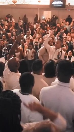 327K views · 81K reactions | It’s a good day to wake up with praise on our lips!  God’s been too good, too faithful, too worthy to let the day pass without lifting His name. No matter where you are or what you’re walking through, He’s still deserving of it all. We’re always looking for ways to worship with you. Comment “MAV FAM” to get on our email list so we can reach out.  | Maverick City Music | Facebook