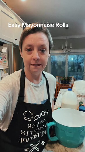 Quick n easy Mayonnaise Rolls! #easyrecipe #quick #rolls #homemade #bread #mayonnaise #@Hellmann's Mayo #southerncooking