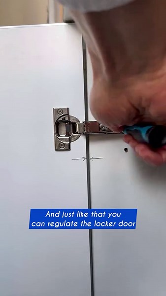 How to regulate the locker door