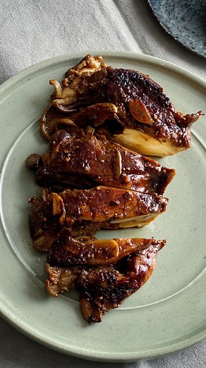 Noma Projects on Instagram: "There’s a lot happening behind the scenes at Noma Projects these days, and as we gear up for some exciting new releases this year (more on that soon!), we wanted to take a look back at one of our favorite recipes using Smoked Mushroom Garum: this garum-marinated oyster mushroom steak. The marinade for this dish, a blend of fresh garlic, cumin, toasted coriander seeds and Smoked Mushroom Garum, can be adjusted to taste—so feel free to experiment! After marinading for