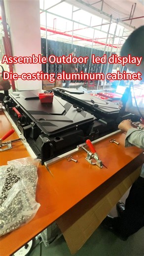 Outdoor led display 960x960mm Die-casting aluminum cabinet Back maintenance #ledvdi #outdoorleddisplay #ledvideowall #advertisingleddisplay #ledwall #factory | Linda-LEDVDI
