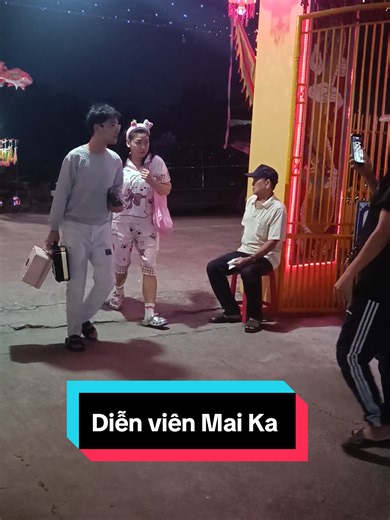 Vở cải lương 'Hoàng hậu hai quê hương' tại Biên Hòa