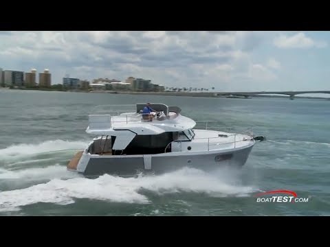 Bénéteau Swift Trawler 30 by Boat Test