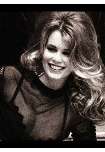 Claudia Schiffer: Iconic Beauty of the 90s