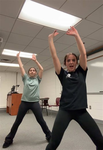 Molly Long's Engaging Dance Choreography