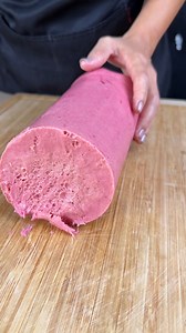 À quel âge avez-vous découvert qu'en mélangeant du poulet avec du jus de betterave et de la gélatine, vous n'achèterez plus jamais de mortadelle au supermarché ? | Super Recettes