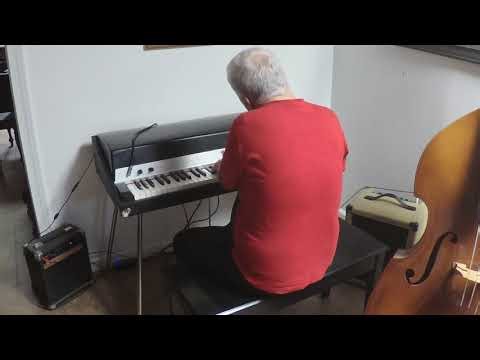 Extraordinary sounding Fender Rhodes MK1 73 midi !