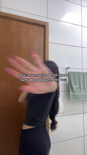 gnt fui no crossfit pela primeira vez hj, horrível, minha perna falhando no final do vídeo diz muito sobre..