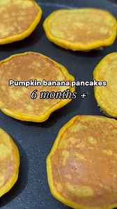 Fluffy and nutritious, these pumpkin-banana pancakes are a perfect breakfast for all ages! Recipe- https://mindsmaking.com/food-nutrition/pumpkin-banana-pancakes/ | Mindsmaking Baby