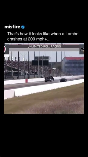 That's how it looks like when a Lamborghini crashes at 200 mph+...