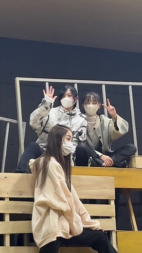 マジメに取り組んでください笑 🎥「オノマトペ」稽古off shot #ONELOVEONEHEART #ラブワン #イーチ #藤咲碧羽 #佐々木杏莉 #オノマトペ