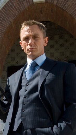 “Mr. White? We need to talk.” #CasinoRoyale #JamesBond #DanielCraig | James Bond 007