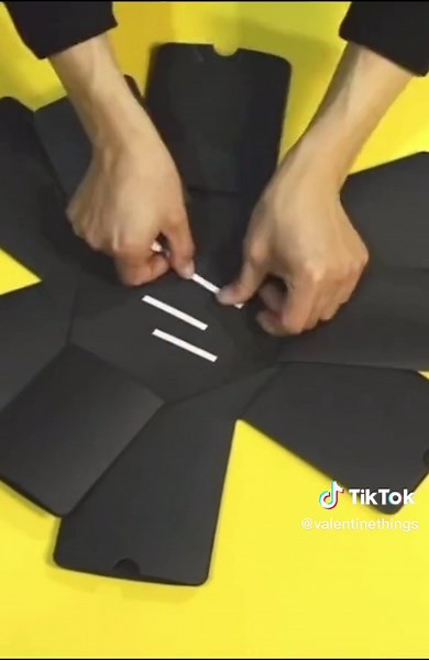 Valentine Explosion Box How To Assemble! #PepsiApplePieChallenge #valentinesday #valentinesgiftideas #valentinesgiftforher #valentinesgiftforher #trend